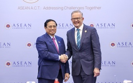 Prime Minister meets Australian, Singaporean counterparts in Cambodia