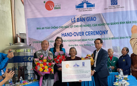 More flood-resilient houses handed over to poor households in Quang Binh