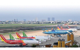 Viet Nam resumes flights to 20 countries, territories