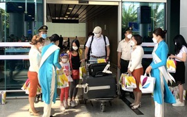 Da Nang welcomes first int'l flights as Viet Nam fully revises tourism