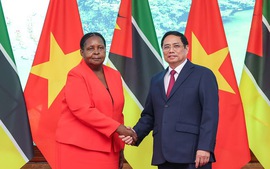 PM receives Mozambican top legislator 