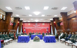 Viet Nam, Laos, Cambodia pledge to foster defense cooperation