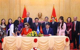 Ho Chi Minh National Academy of Politics, UNDP sign MoU on cooperation