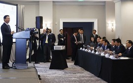 President attends roundtable connecting Vietnamese, U.S. businesses and localities