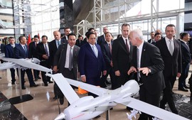 Prime Minister visits Turkish Aerospace Industries