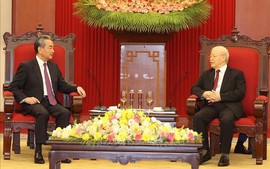 Party General Secretary hosts reception for Chinese Foreign Minister