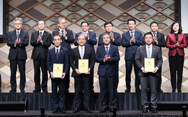 Prime Minister attends Viet Nam-Japan Economic Forum in Tokyo