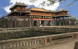 France helps Viet Nam preserve Complex of Hue Monuments