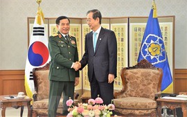 Defense minister meets Korean Prime Minister