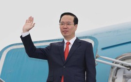 President starts two-day official visit to Laos