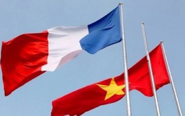 Leaders send congratulatory letters on 50th anniversary of Viet Nam-France diplomatic ties