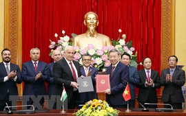 Viet Nam, Palestine sign MoU on cooperation in crime prevention