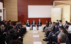 Prime Minister attends WEF's Country Strategic Dialogue on Viet Nam