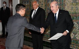 Algerian President lauds Viet Nam’s development achievements