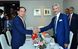 Foreign Minister meets Indian, Australian counterparts in Indonesia