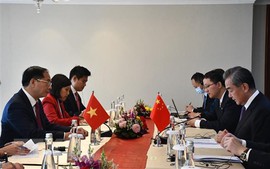 Foreign Minister meets top Chinese diplomat on sidelines of ASEAN summit