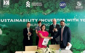 Standard Chartered empowers young future leaders in Viet Nam