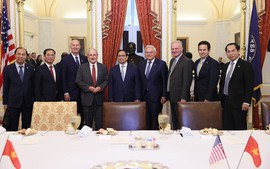 Both houses of U.S. Congress support close cooperation with Viet Nam