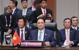 Prime Minister attends Plenary Session of 43rd ASEAN Summit