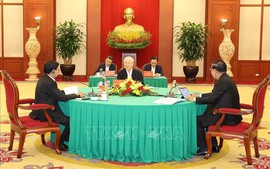 Party chiefs of Viet Nam, Cambodia, Laos hold high-level meeting in Ha Noi