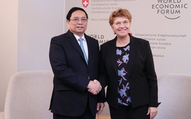 Prime Minister meets Swiss President, Cambodian counterpart in Davos