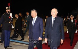 To Lam arrives in Paris for Francophonie Summit, official visit to France