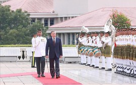 Malaysian Prime Minister hosts official welcome ceremony for To Lam