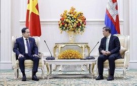 Top Vietnamese legislator meets Cambodian senior leaders