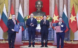 Viet Nam, Bulgaria exchange cooperation agreements