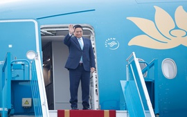 PM leaves Ha Noi for three regional summits in China