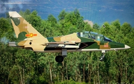 Military plane crashes in central Viet Nam