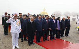 Leaders commemorate President Ho Chi Minh on 94th founding anniversary Communist Party of Viet Nam