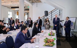 Prime Minister visits New Zealand Plant and Food Research