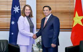 Gov’t chief meets with Australian Senate President