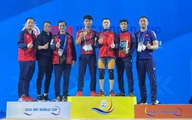 Viet Nam wins gold medal at IWF World Cup