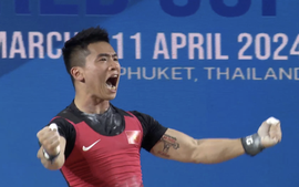 Weightlifter Tran Van Vinh earns Paris Olympic spot