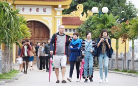 China regains status as biggest Viet Nam's top tourism source market