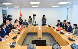 Foreign Minister busy on sidelines of OECD Ministerial Council Meeting