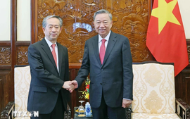 President hosts reception for Chinese Ambassador