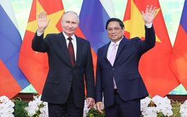 Prime Minister Pham Minh Chinh meets President Putin