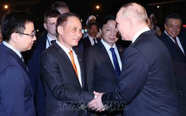 Russian President wraps up state visit to Viet Nam