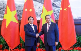 Prime Minister holds summit meeting with Chinese Premier Li Qiang