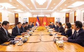 Vietnamese President holds talks with President of Cambodian People’s Party