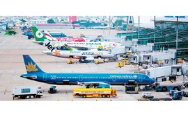 Int’l passengers spur airline business performance