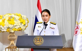 Prime Minister Pham Minh Chinh congratulates Thai counterpart