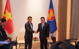 Minister of Public Security meets Secretary-General of ASEAN in Vientiane