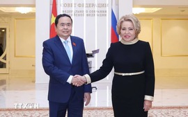 Top Vietnamese legislator holds talks with Speaker of Russian Federation Council