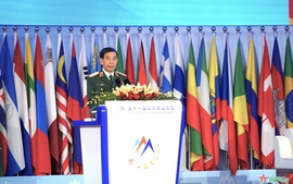 Defense minister emphasizes significance of security cooperation at Beijing Xiangshan Forum