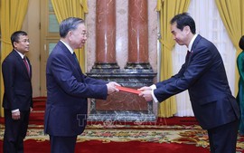 Top leader welcomes newly-accredited Chinese Ambassador