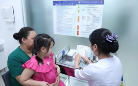 Viet Nam starts inoculating dengue vaccine